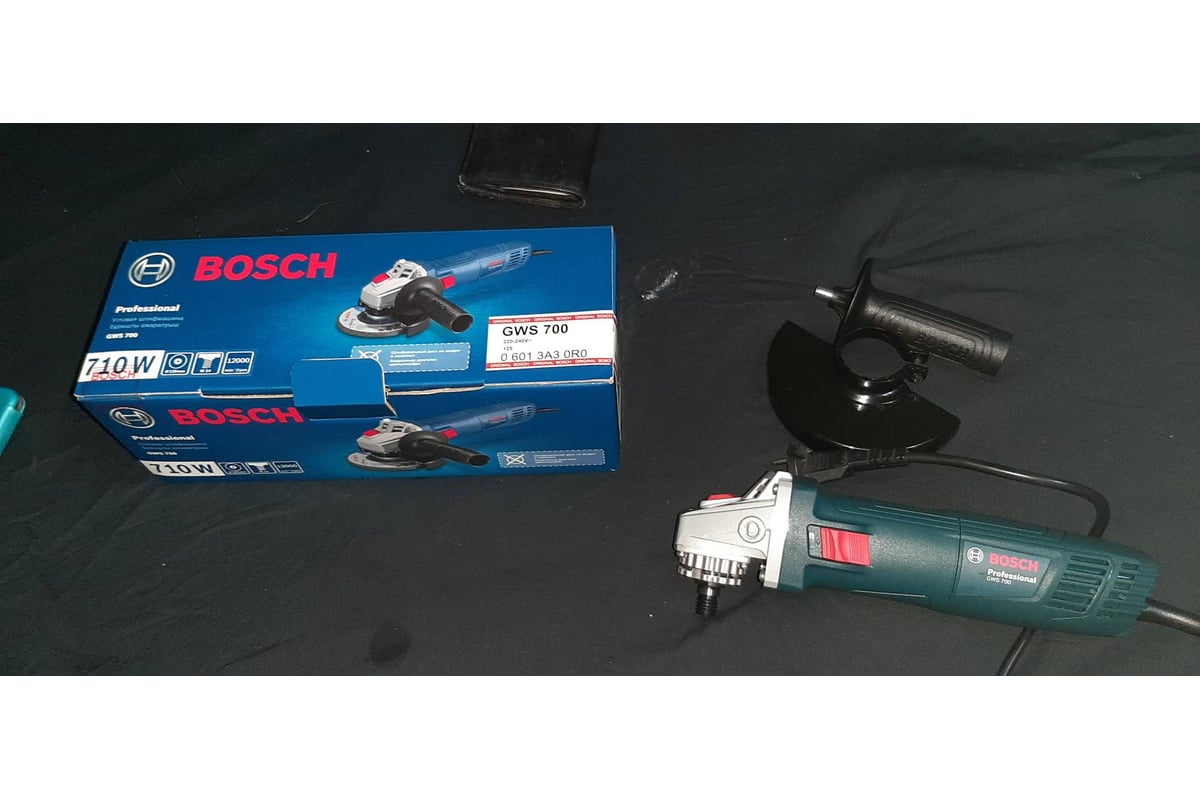 Bosch gws 700 06013a30r0. Бош GWS 700. УШМ Bosch GWS 700. Угловая шлифмашина GWS 700 Bosch, 06013a30r0. Сетевая углошлифовальная машина Bosch GWS 700.