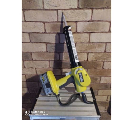 Аккумуляторный пистолет для герметика Ryobi ONE+ CCG1801MHG 5133000192 12