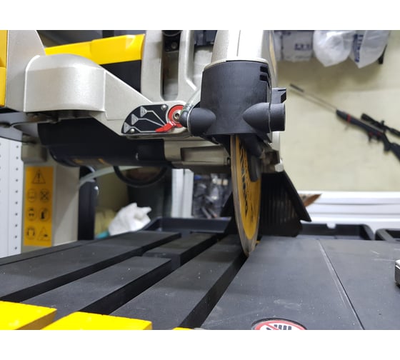 Плиткорезный станок DEWALT D24000 31