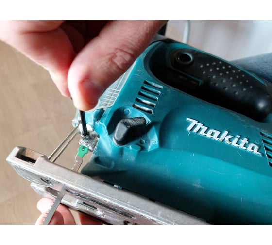 Электролобзик Makita 4329 47