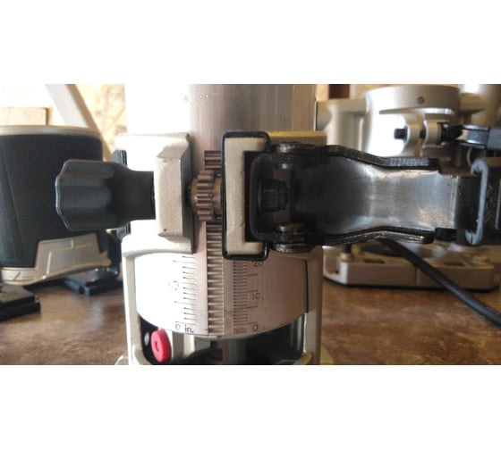 Кромочный фрезер Makita RT0700CX2 75