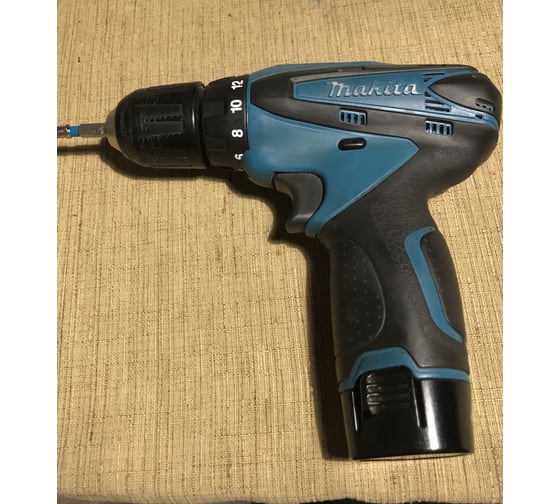 Аккумуляторная дрель-шуруповерт Makita DF330DWE 24