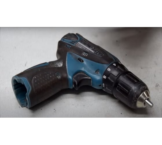 Аккумуляторная дрель-шуруповерт Makita DF330DWE 21