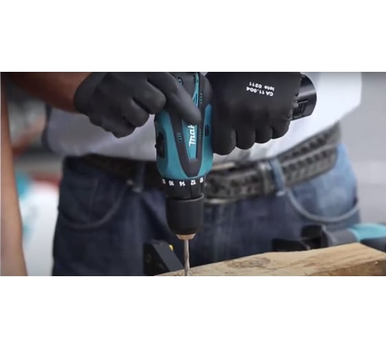 Аккумуляторная дрель-шуруповерт Makita DF330DWE 23