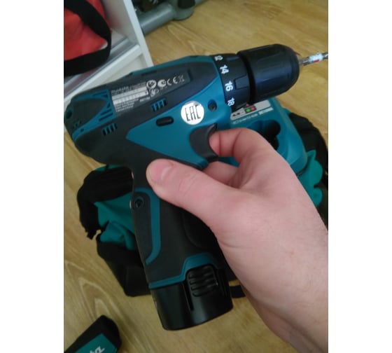 Аккумуляторная дрель-шуруповерт Makita DF330DWE 17