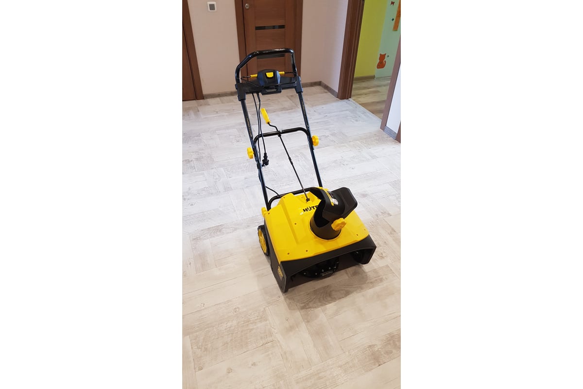 Электрический снегоуборщик Huter SGC 2300E 70/7/6 - выгодная цена ...