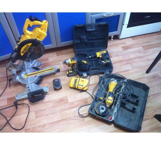 Аккумуляторная дрель-шуруповерт DEWALT DCD 771 C2 106