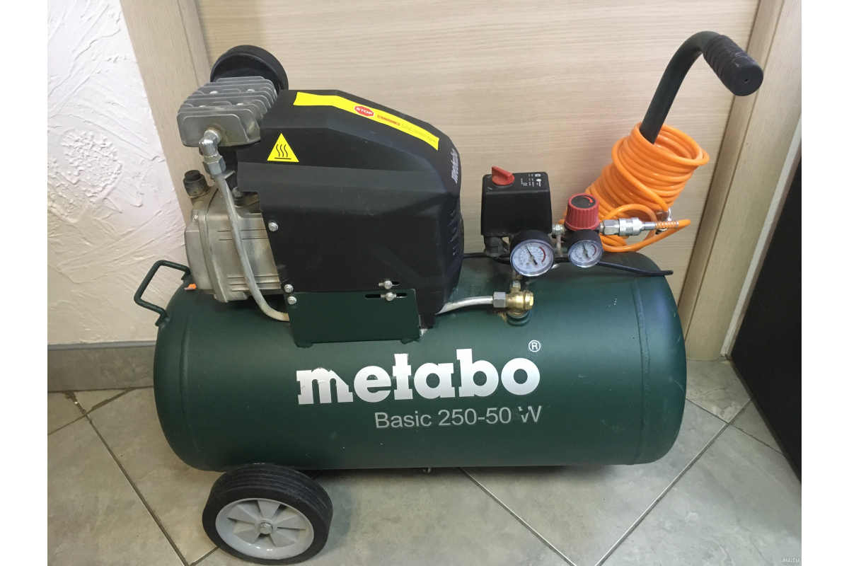 Компрессор 50 литров для покраски. Компрессор Metabo 250-50 w. Масляный компрессор Metabo Basic 250-50 w 601534000. Воздушный компрессор Metabo Basic 250-50. Компрессор масляный Metabo Basic 250-50w что это.