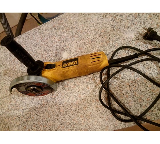 Угловая шлифмашина DEWALT DWE 4151 20