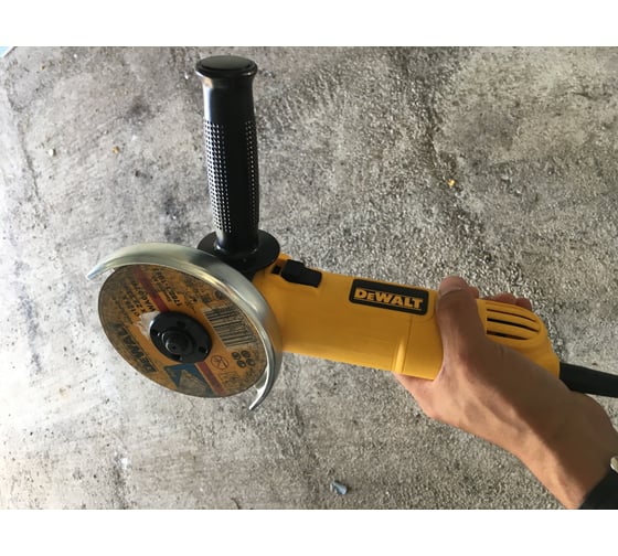 Угловая шлифмашина DEWALT DWE 4151 17