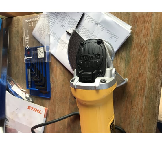 Угловая шлифмашина DEWALT DWE 4151 13