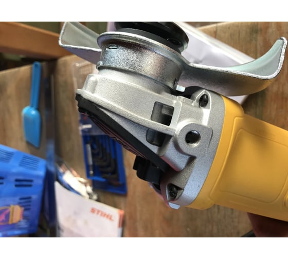 Угловая шлифмашина DEWALT DWE 4151 14
