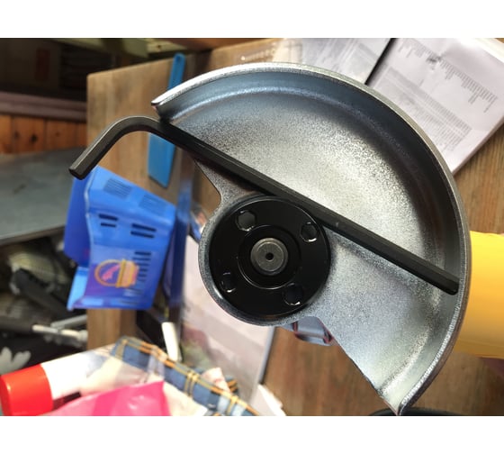 Угловая шлифмашина DEWALT DWE 4151 15