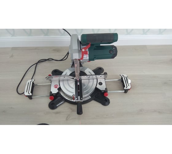 Торцовочная пила Metabo KS 216 M Lasercut 619216000 65