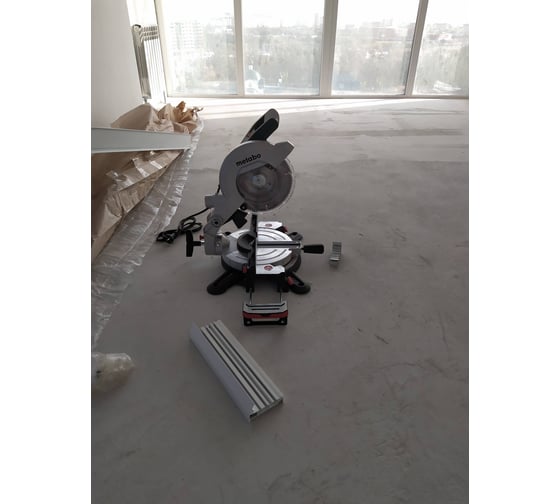 Торцовочная пила Metabo KS 216 M Lasercut 619216000 59