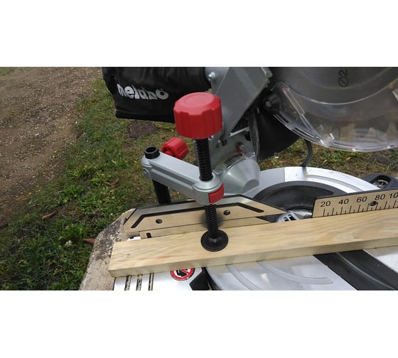 Торцовочная пила Metabo KS 216 M Lasercut 619216000 55