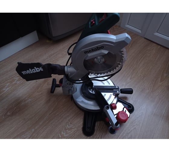 Торцовочная пила Metabo KS 216 M Lasercut 619216000 44