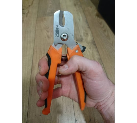 Кабелерез для медных, алюминиевых кабелей NEO Tools 185 мм 01-510 10