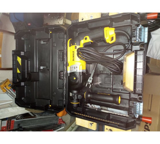 Перфоратор DEWALT D 25143 K 39