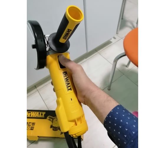 Угловая шлифмашина DEWALT DWE 4215 19