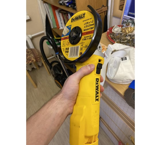 Угловая шлифмашина DEWALT DWE 4215 15