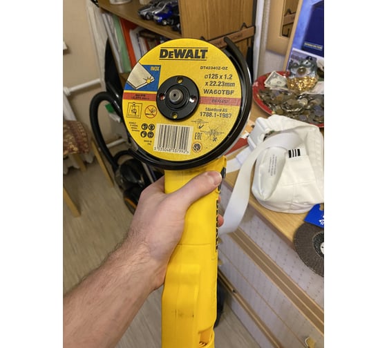 Угловая шлифмашина DEWALT DWE 4215 16