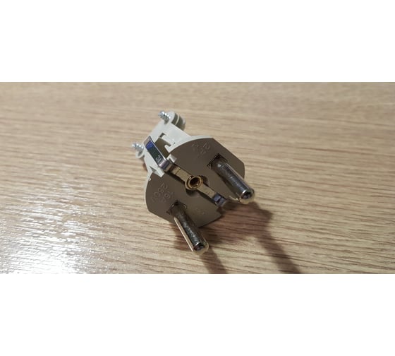 Прямая вилка с/з, черная 16А 250В UNIVersal А1010 - выгодная цена ...