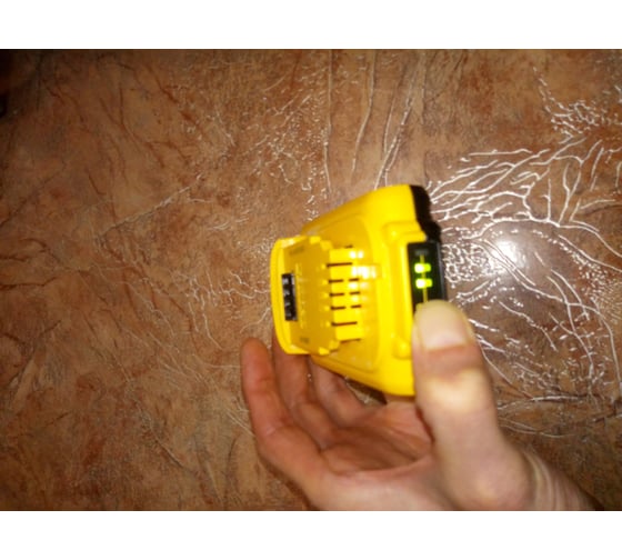 Аккумулятор (18 В; 2.0 А*ч; Li-Ion) DEWALT DCB 183 20