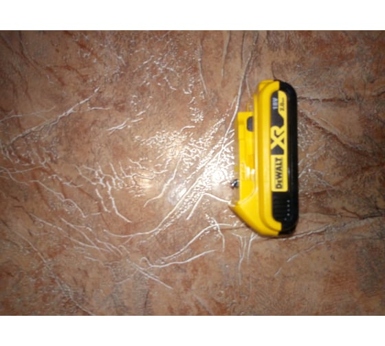 Аккумулятор (18 В; 2.0 А*ч; Li-Ion) DEWALT DCB 183 21