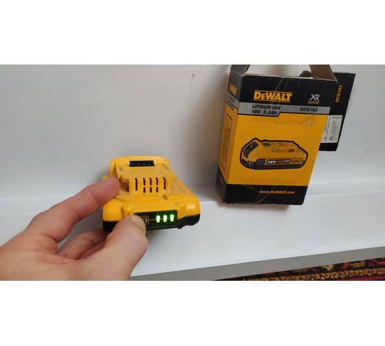 Аккумулятор (18 В; 2.0 А*ч; Li-Ion) DEWALT DCB 183 16