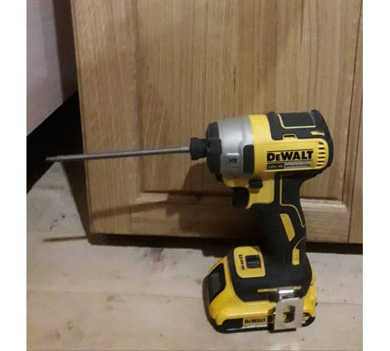 Аккумулятор (18 В; 2.0 А*ч; Li-Ion) DEWALT DCB 183 15