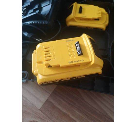 Аккумулятор (18 В; 2.0 А*ч; Li-Ion) DEWALT DCB 183 12