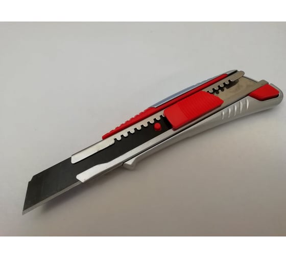 Нож в металлическом корпусе 18 мм Vira Auto-lock 831309 38