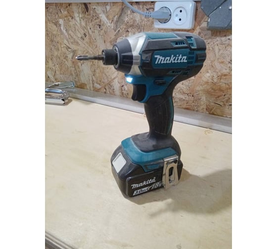 Аккумуляторный шуруповерт Makita DTD152Z 12