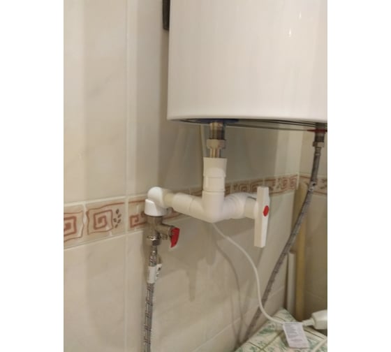 Водонагреватель Electrolux EWH 50 Royal Flash 15