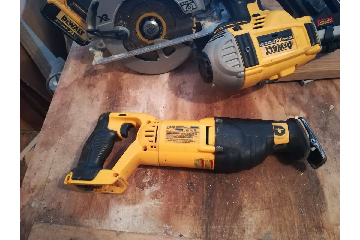 DEWALT DCS380M2