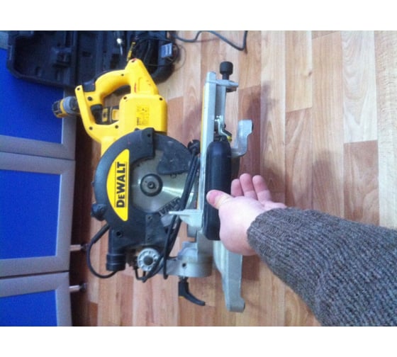 Торцовочная пила DEWALT DWS774 - выгодная цена, отзывы, характеристики ...