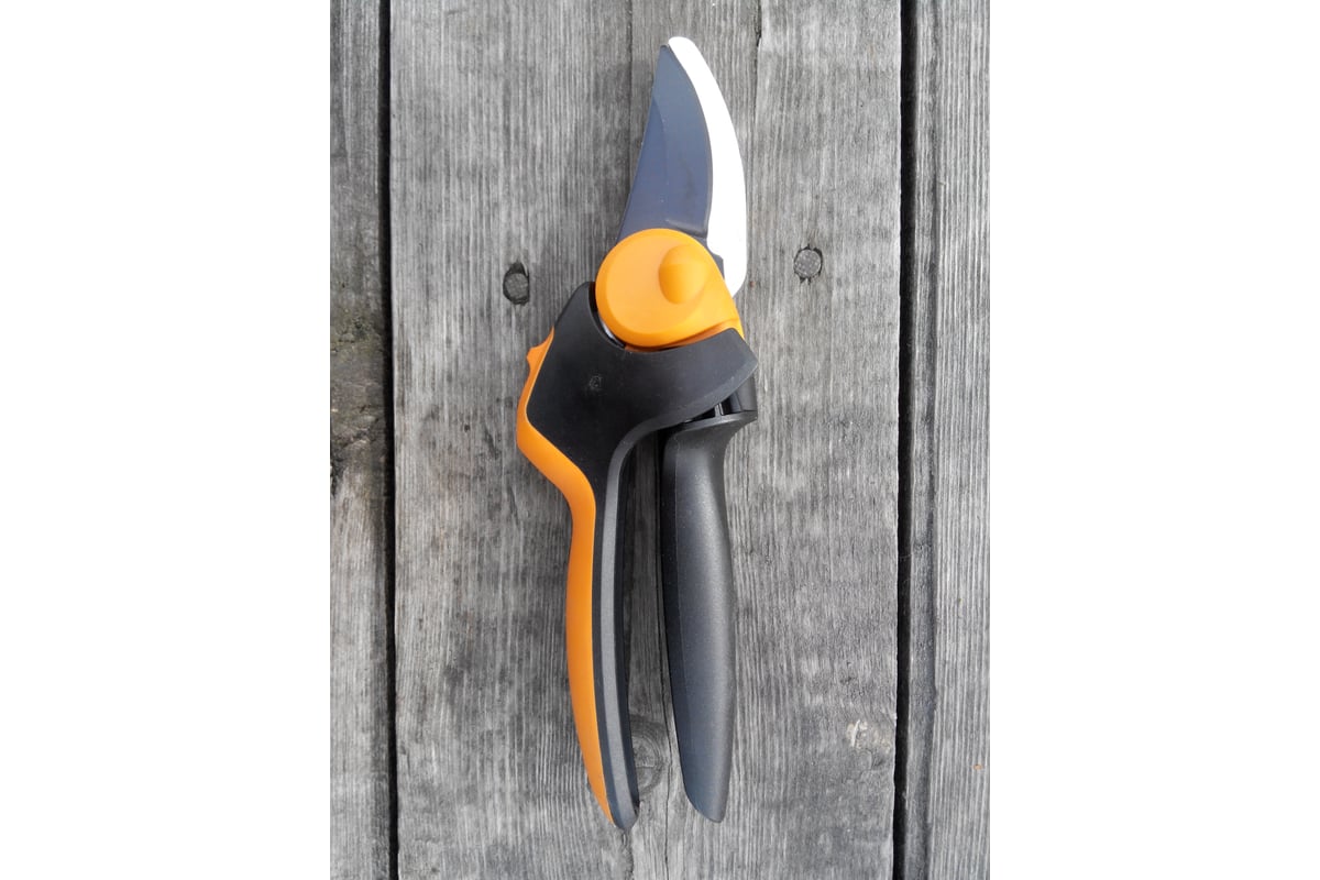 Секатор fiskars powergear l px94