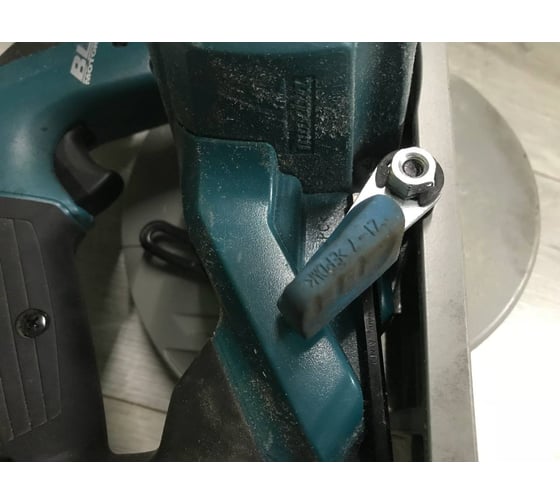 Аккумуляторная дисковая пила Makita DHS680Z 43