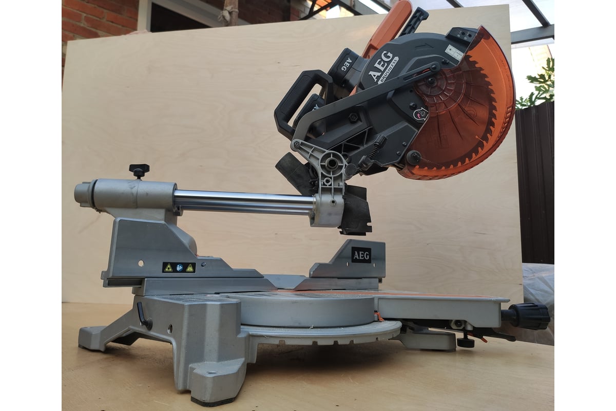 Бесщеточная аккумуляторная торцовочная пила AEG BPS18-254BL-0 ...