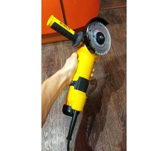 Угловая шлифмашина DEWALT DWE4257 46