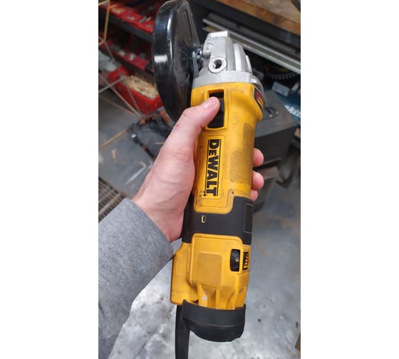 Угловая шлифмашина DEWALT DWE4257 40