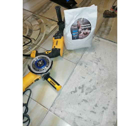 Угловая шлифмашина DEWALT DWE4257 39