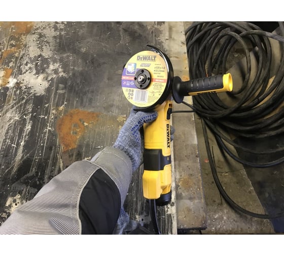 Угловая шлифмашина DEWALT DWE4257 34