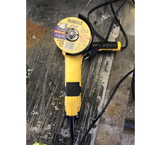 Угловая шлифмашина DEWALT DWE4257 35