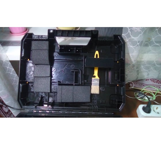 Угловая шлифмашина DEWALT DWE4257 24