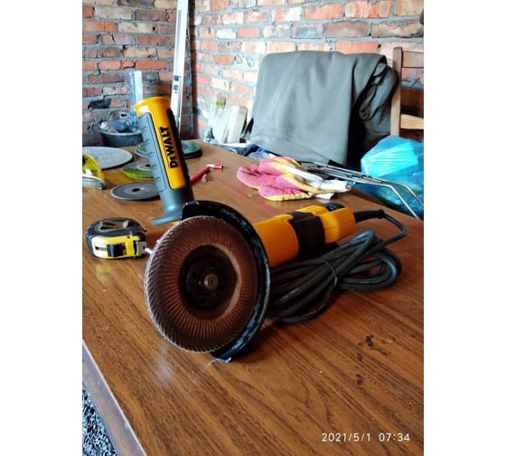 Угловая шлифмашина DEWALT DWE4257 22