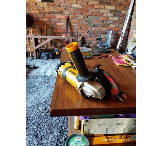 Угловая шлифмашина DEWALT DWE4257 24