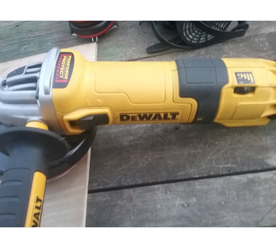 Угловая шлифмашина DEWALT DWE4257 15