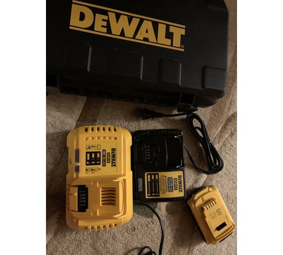 Универсальное зарядное устройство (18-54 В) DEWALT DCB118 10